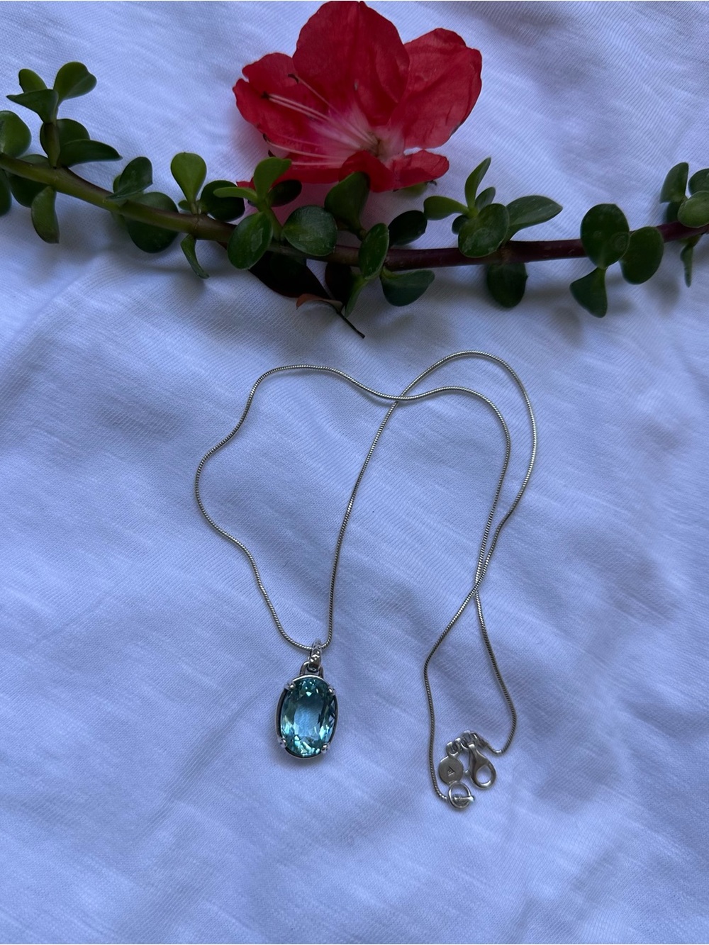 Silpada Sterling 925  Necklace with aquamarine Oval  Pendant